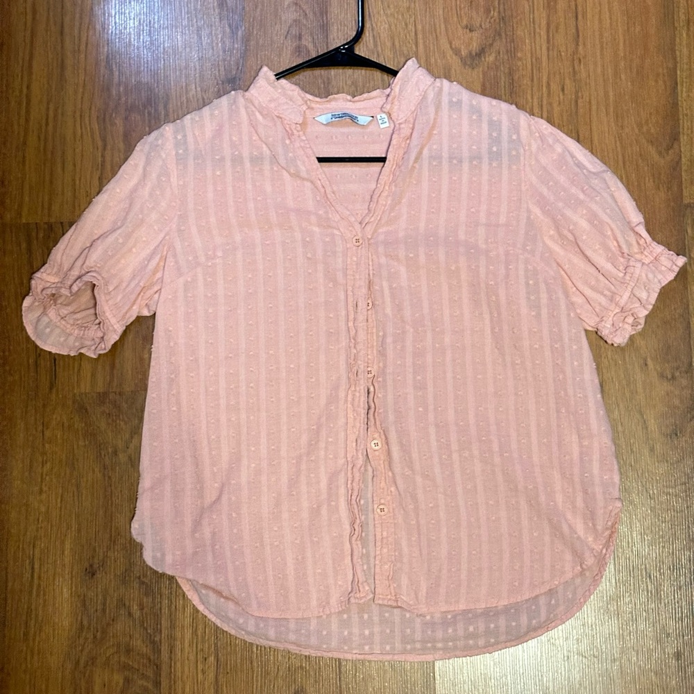 Pink Fitted Botton Down w/ Texture - New Directions - Size Medium